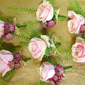 fwthumbbuttonhole2a.jpg