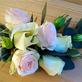 fwthumbbuttonhole9.jpg
